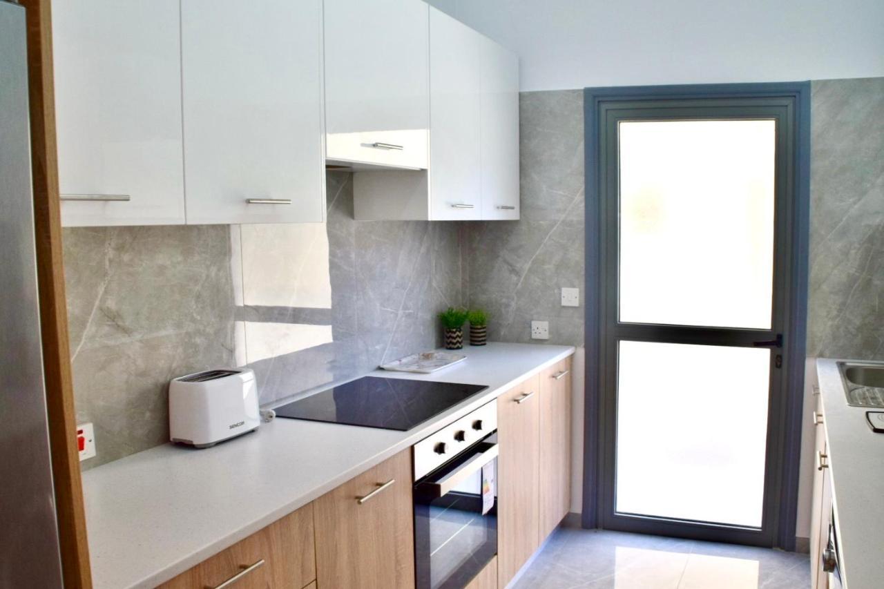 Coastal Getaway Apartment Larnaca Ngoại thất bức ảnh