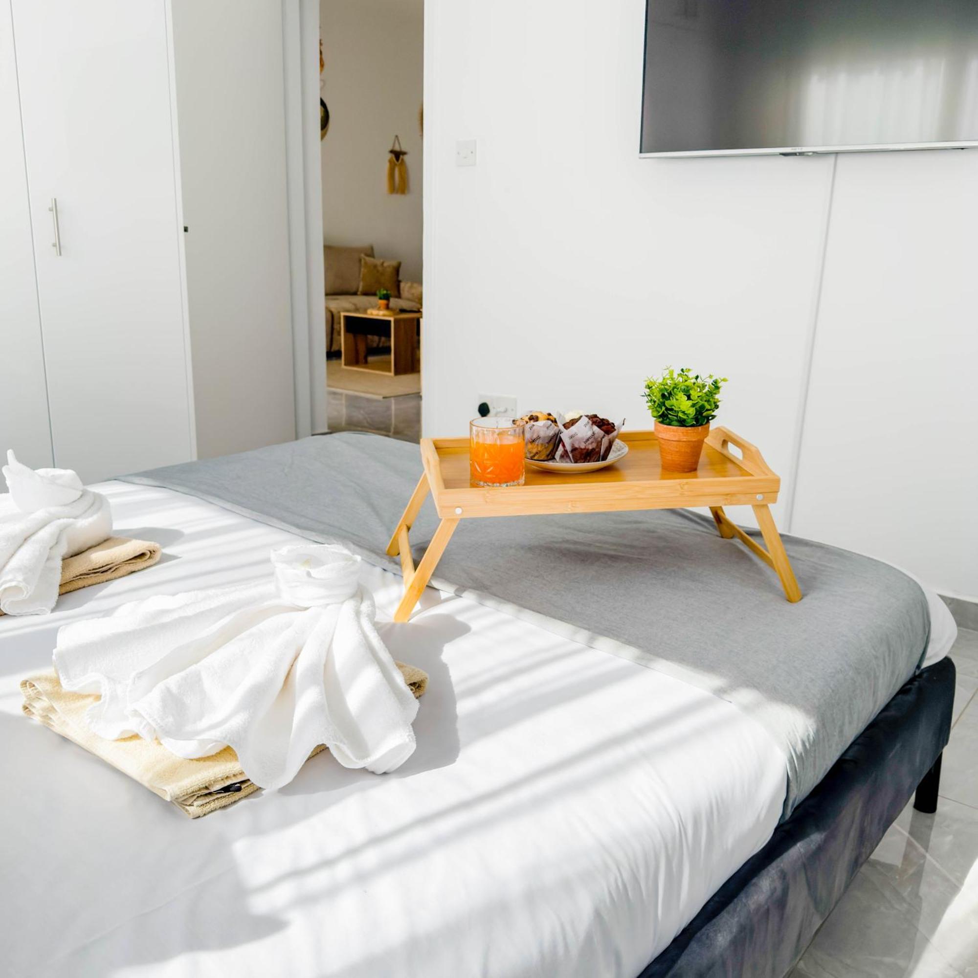Coastal Getaway Apartment Larnaca Ngoại thất bức ảnh