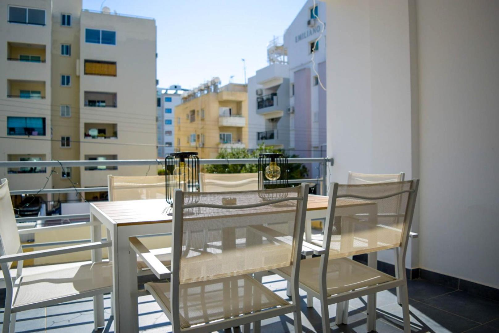 Coastal Getaway Apartment Larnaca Ngoại thất bức ảnh