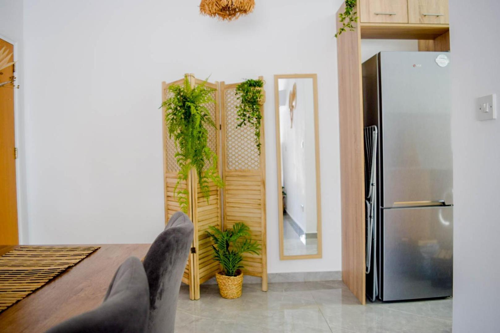 Coastal Getaway Apartment Larnaca Ngoại thất bức ảnh