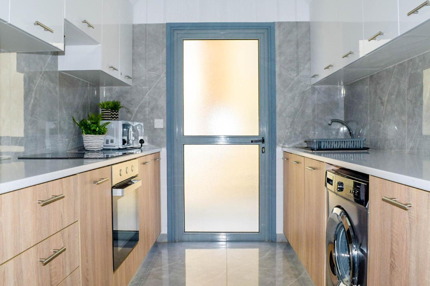 Coastal Getaway Apartment Larnaca Ngoại thất bức ảnh