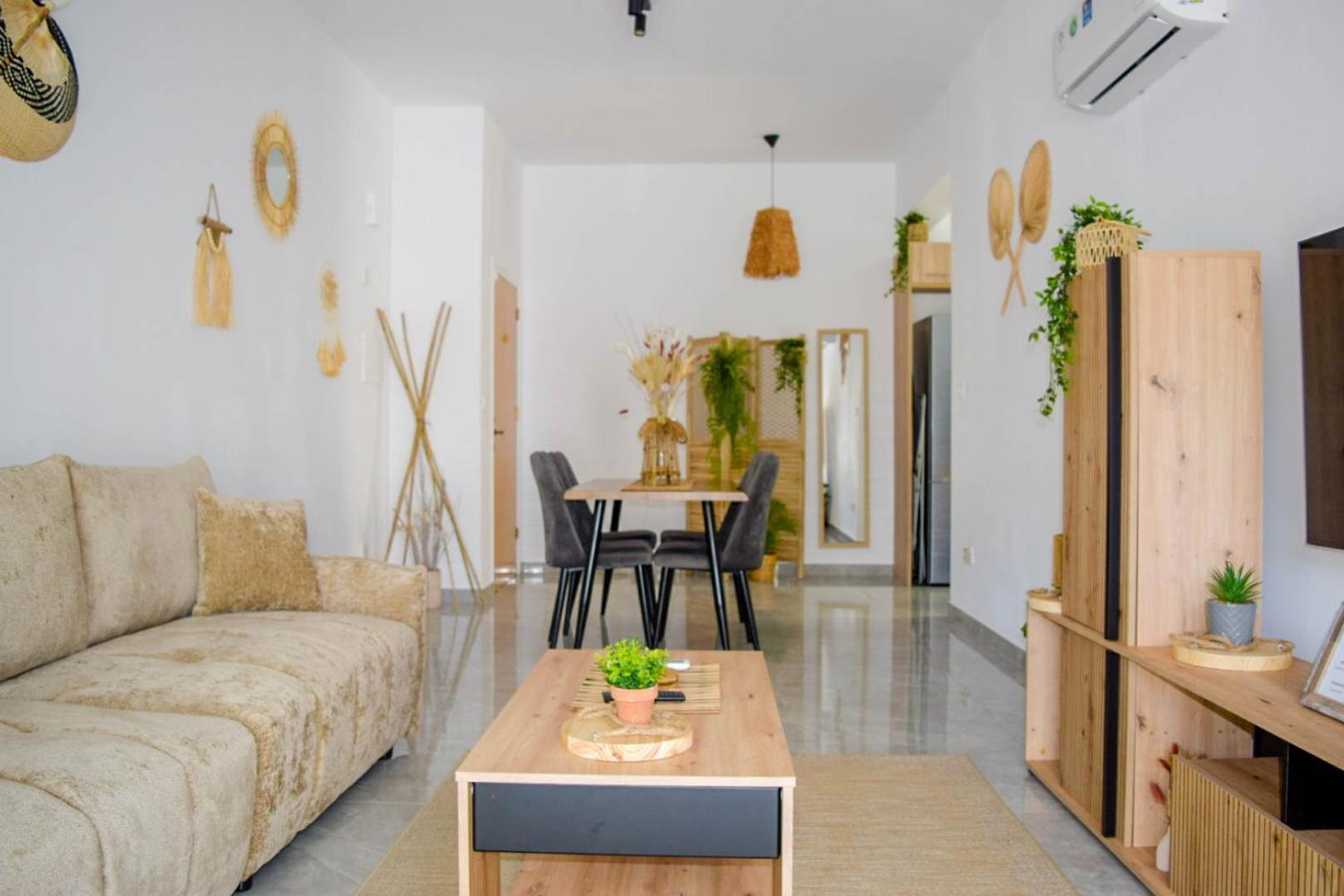Coastal Getaway Apartment Larnaca Ngoại thất bức ảnh